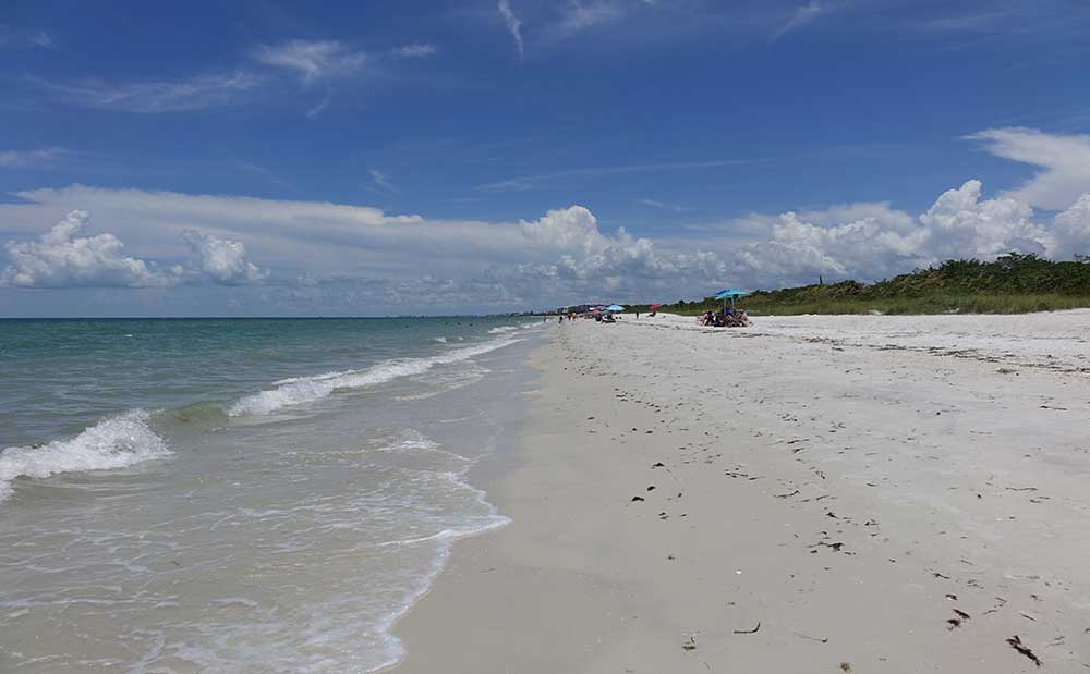 schöner leerer Strand in Florida