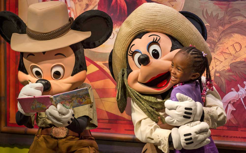 Animal-Kingdom-Discovery-Island Mickey und Minnie in Safari-Outfits, wie sie in Disney’s Animal Kingdom