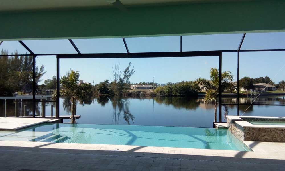 fertiger Pool