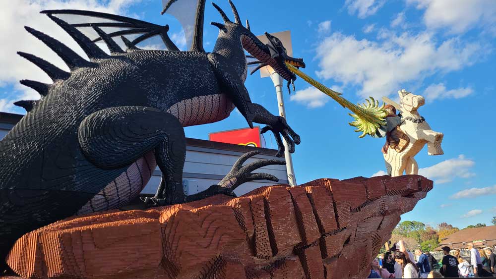 Legodrachen in Übergröße