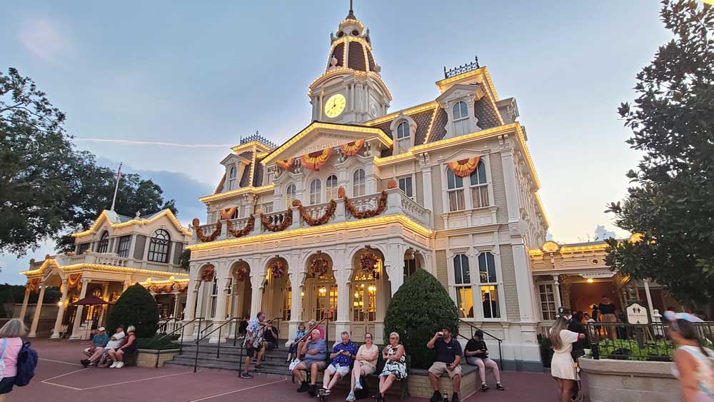 Magic Kingdom City Hall