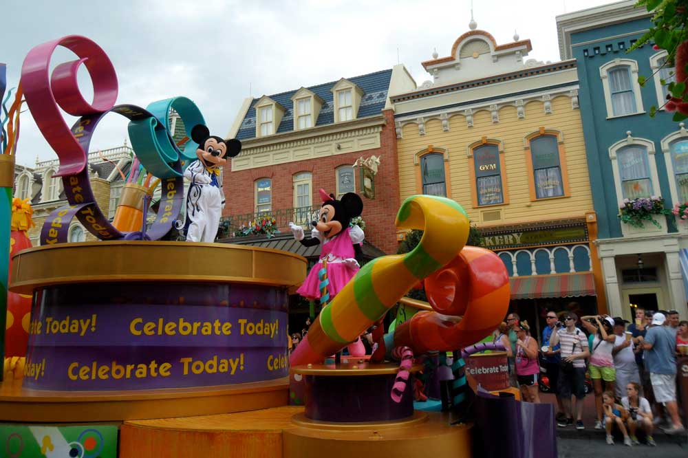 Magic Kingdom Parade Mickeys Zug