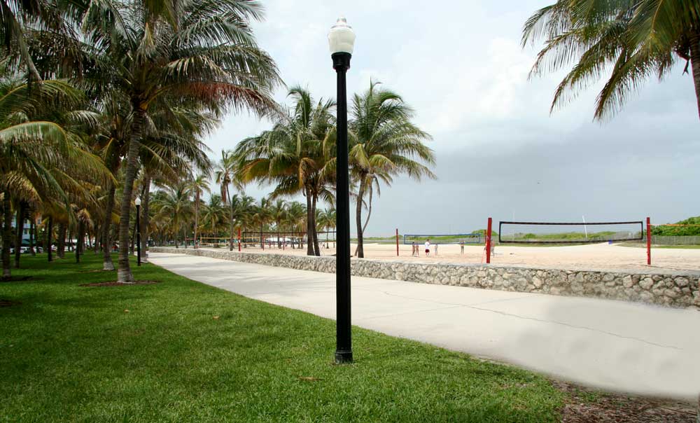 zwischen Ocean Drive und Strand
