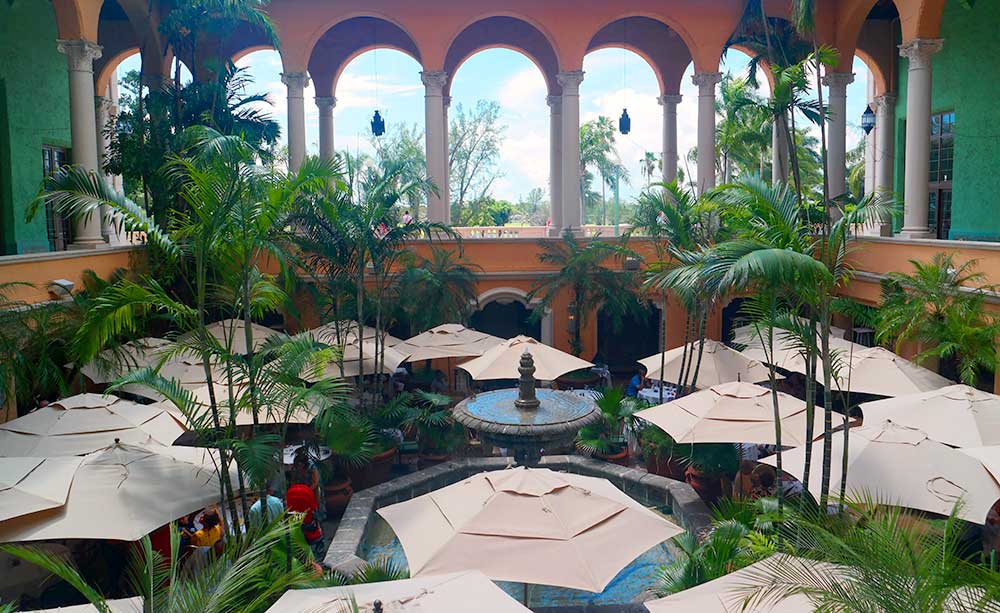 Innenhof Biltmore Hotel