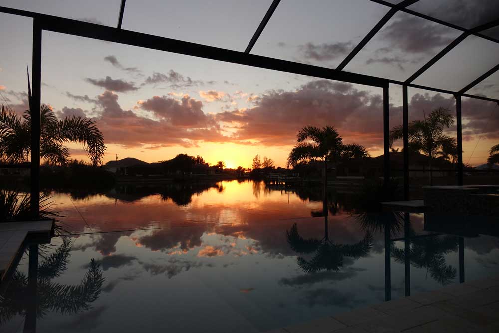 Pool-mit-Sunset